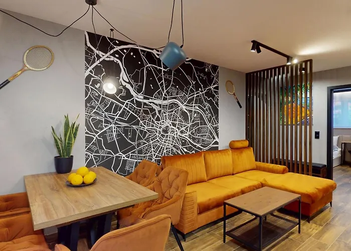 Tennis Family Lux Center Nankiera 11 アパート